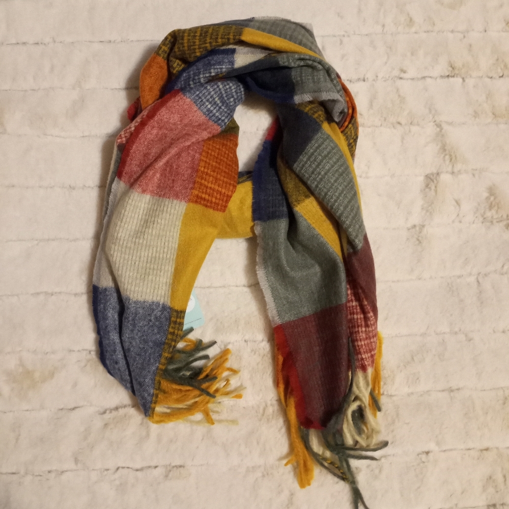 🍂NWT- Scarf Plaid Multi Color 🍂